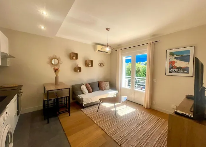 Cozy For 2 In Antibes